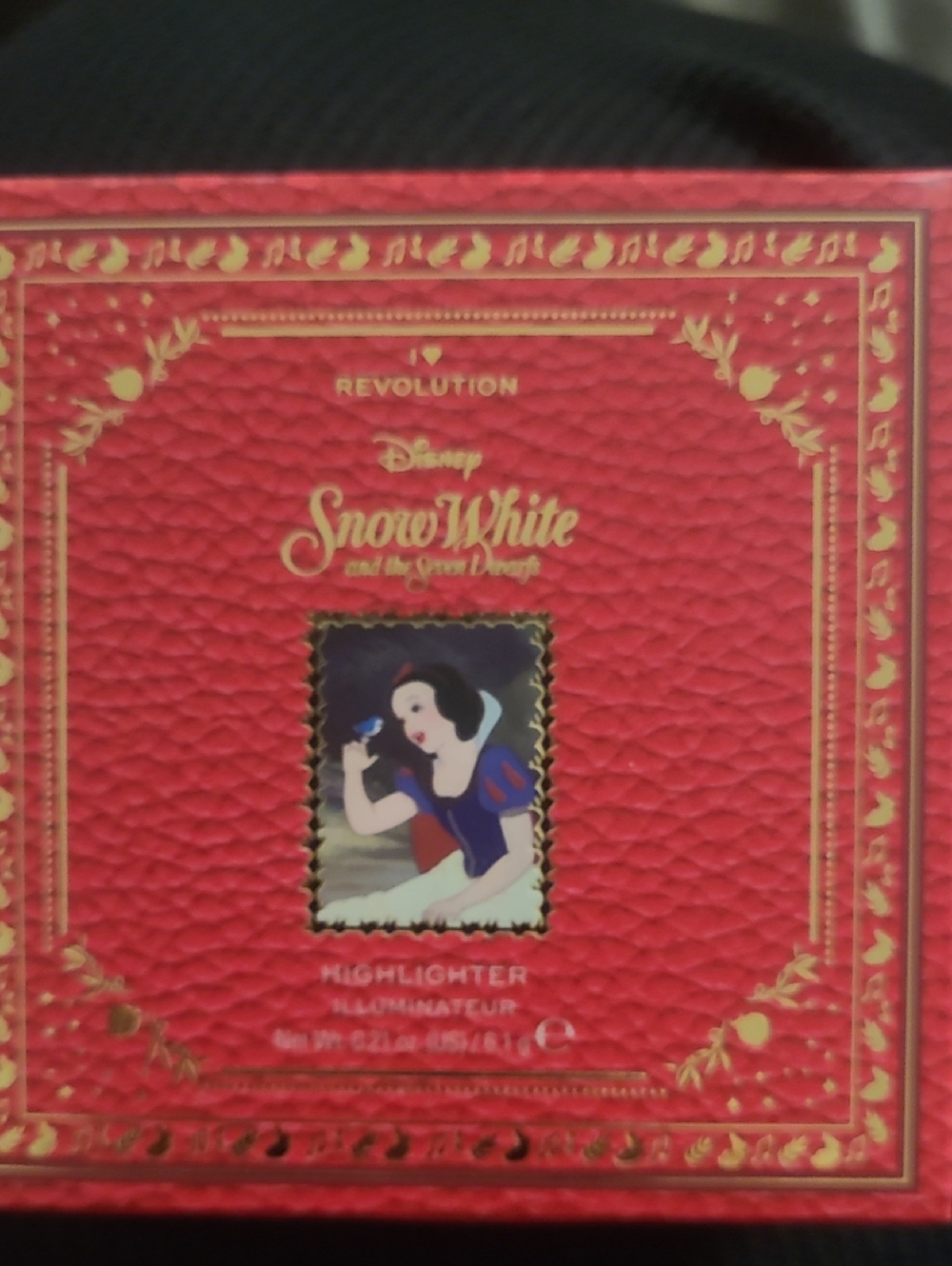 Revolution Snow White Highlighter Compact - Red & Gold